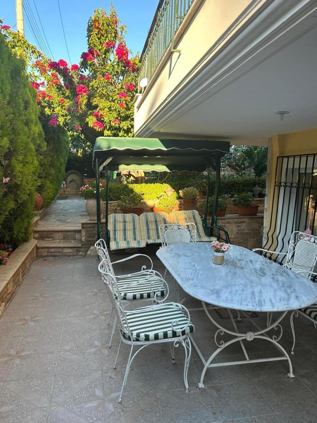 Yellow House Oropos Nea Palatia Exterior photo